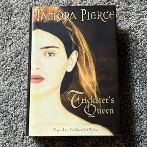 Trickster’s Queen book by Tamora Pierce